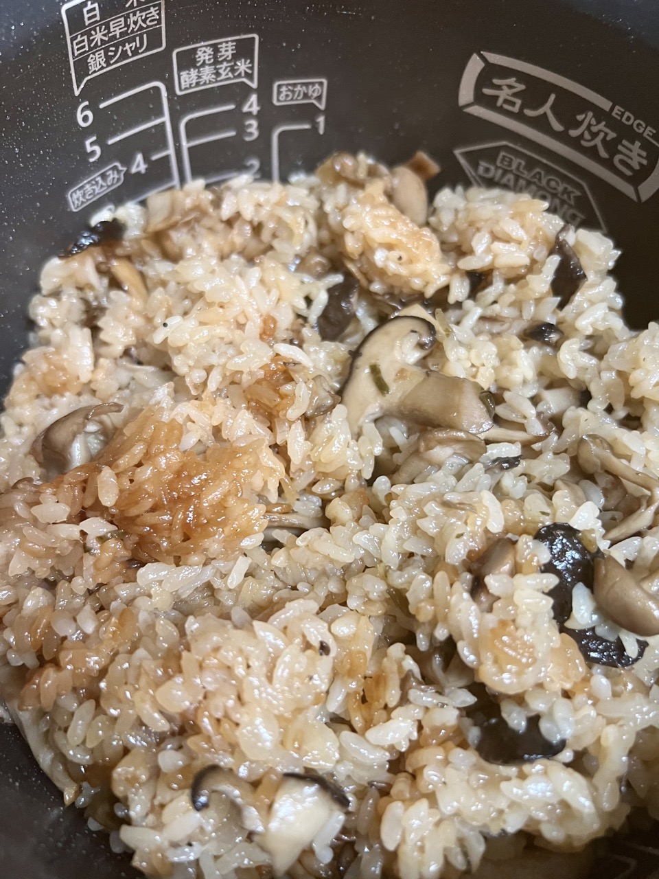 概念を覆す！旨味が凝縮された絶品きのこの炊き込みご飯 | 米